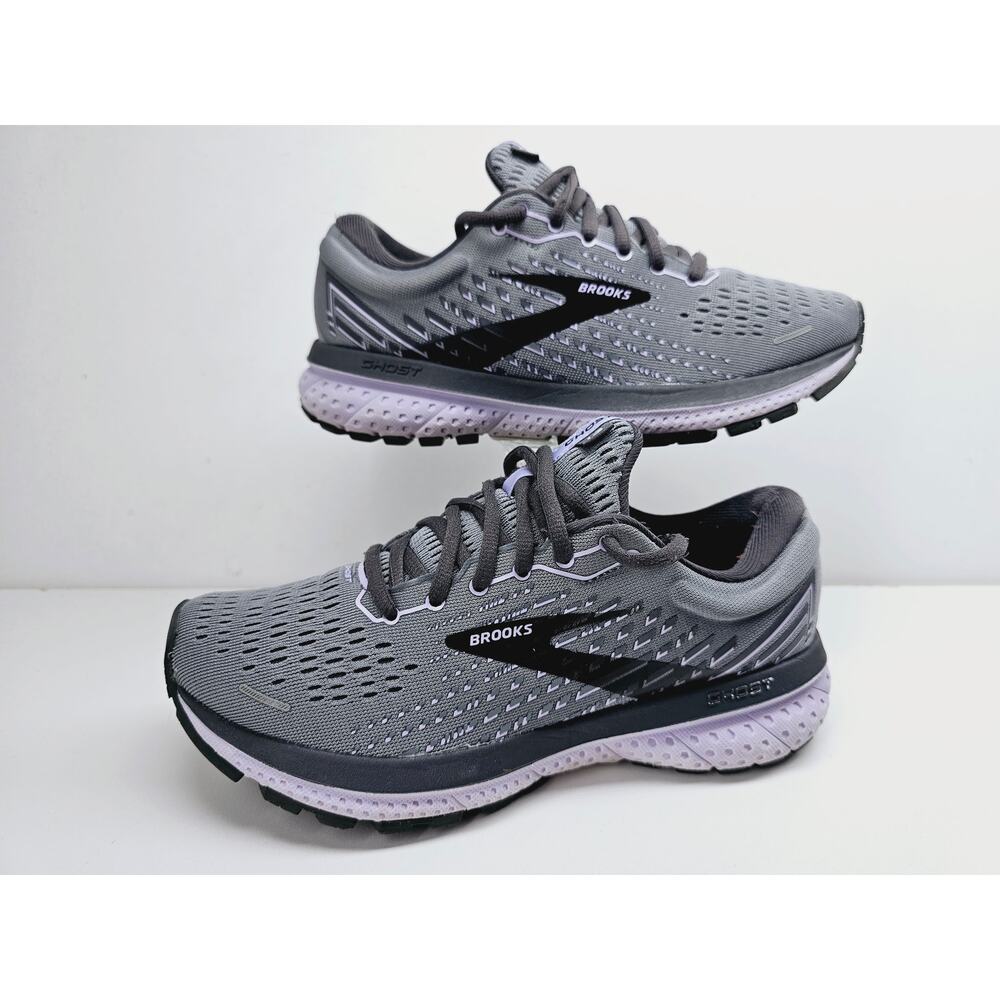 Brooks Women 5.5 Comfy footwear